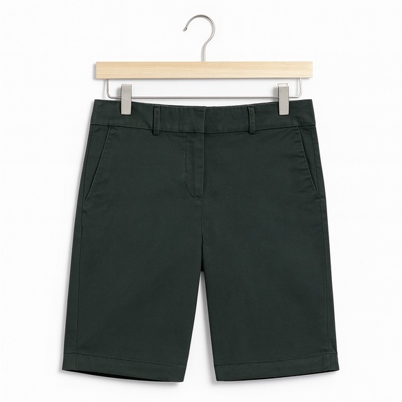 Ann Taylor Pants - Ann Taylor Signature Women's Sz 10 Black  Flat-Front Bermuda Shorts 10.5" Inseam